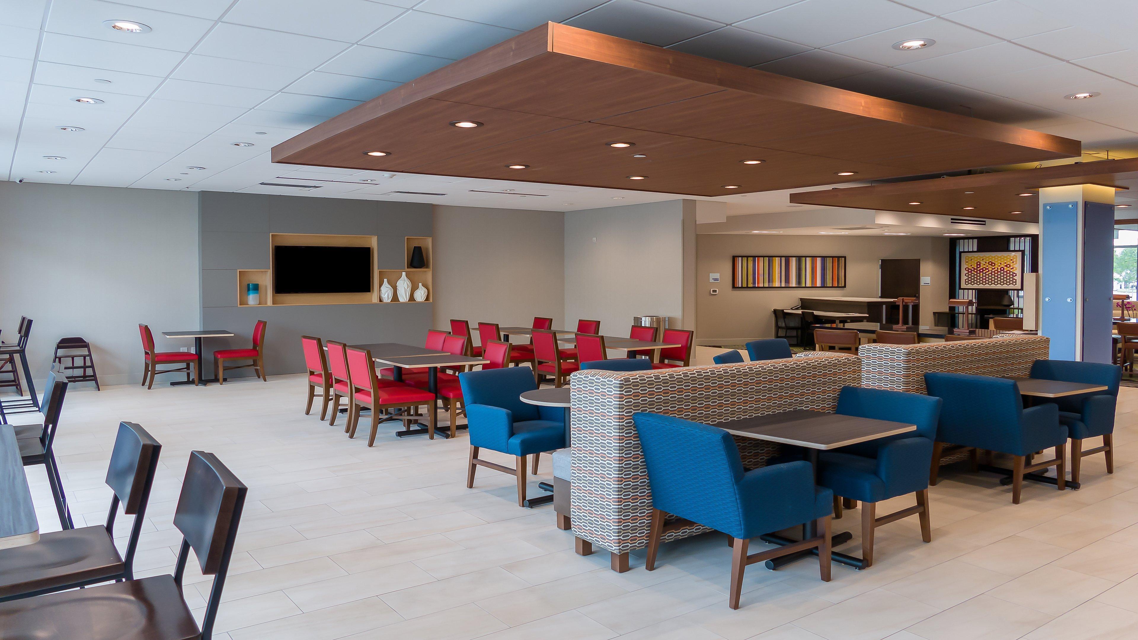 Holiday Inn Express & Suites - Tampa East - Ybor City By Ihg Buitenkant foto