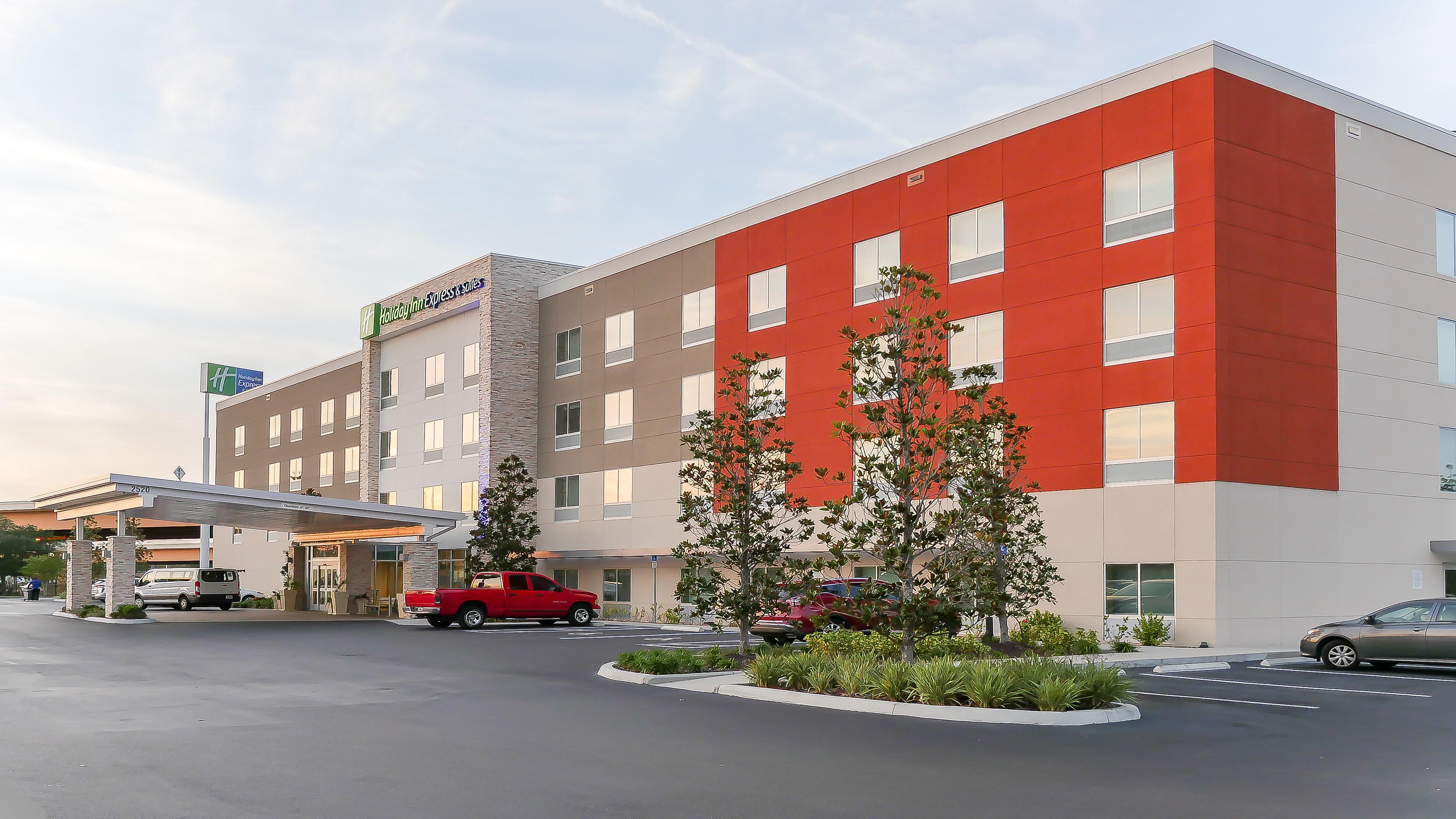 Holiday Inn Express & Suites - Tampa East - Ybor City By Ihg Buitenkant foto