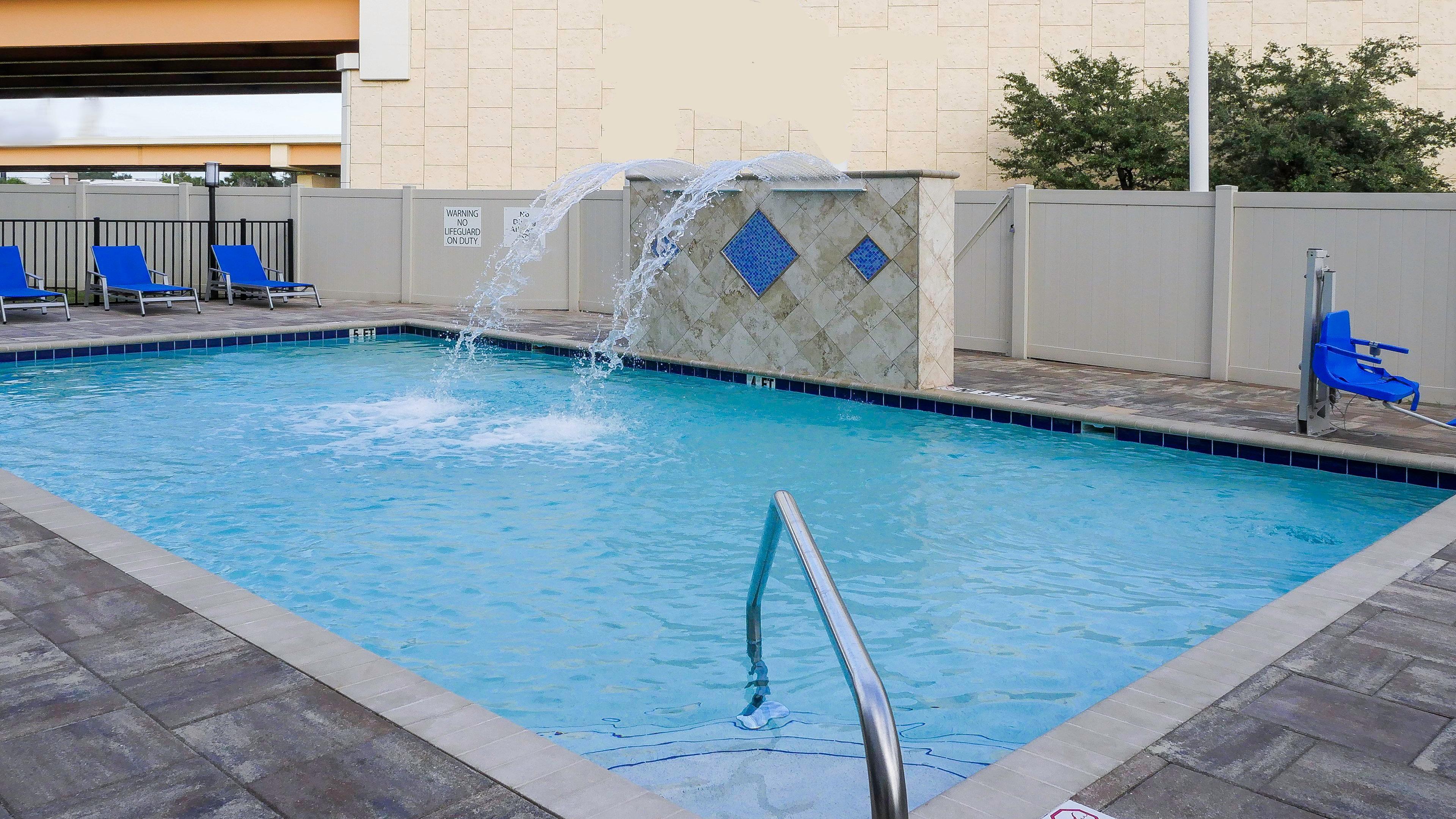 Holiday Inn Express & Suites - Tampa East - Ybor City By Ihg Buitenkant foto
